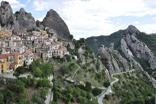 lo splendido borgo di Castelmezzano