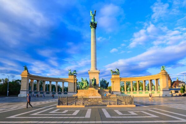 Budapest, 04 giorni e 03 notti, alla scoperta guidata della capitale ungherese + la crociera sul Danubio, da € 500,00 - immagine 9