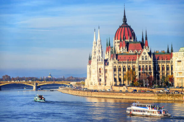 Budapest, 04 giorni e 03 notti, alla scoperta guidata della capitale ungherese + la crociera sul Danubio