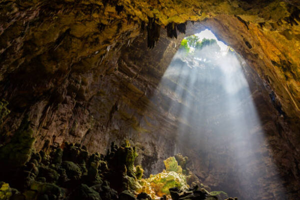 Speciale gita di 01 giorno alle Grotte di Castellana (BA), "Meraviglia di Puglia" e Polignano a mare (BA), uno dei Borghi più belli di tutta Italia