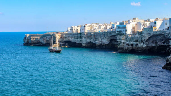 Speciale gita di 01 giorno alle Grotte di Castellana (BA), "Meraviglia di Puglia" e Polignano a mare (BA), uno dei Borghi più belli di tutta Italia - immagine 4