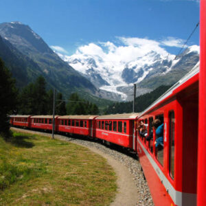 Tour Lombardia e Svizzera con la fantastica esperienza del Trenino rosso del Bernina