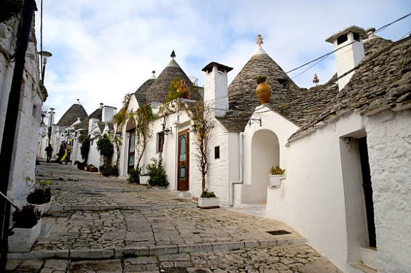 Visitare Alberobello con pernottamento e colazione all'interno di un Trullo, 02 giorni e 01 notte, a € 150,00 a persona - immagine 3