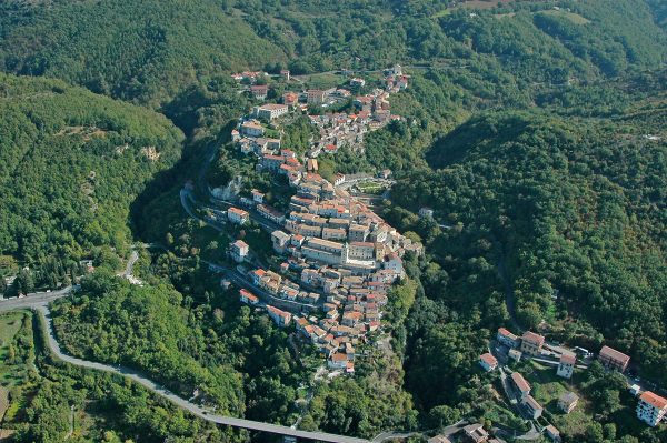 Gita a Viggianello, con l'attività dell'Acqua-Trekking e la scoperta del bel borgo nel cuore del Pollino - immagine 7